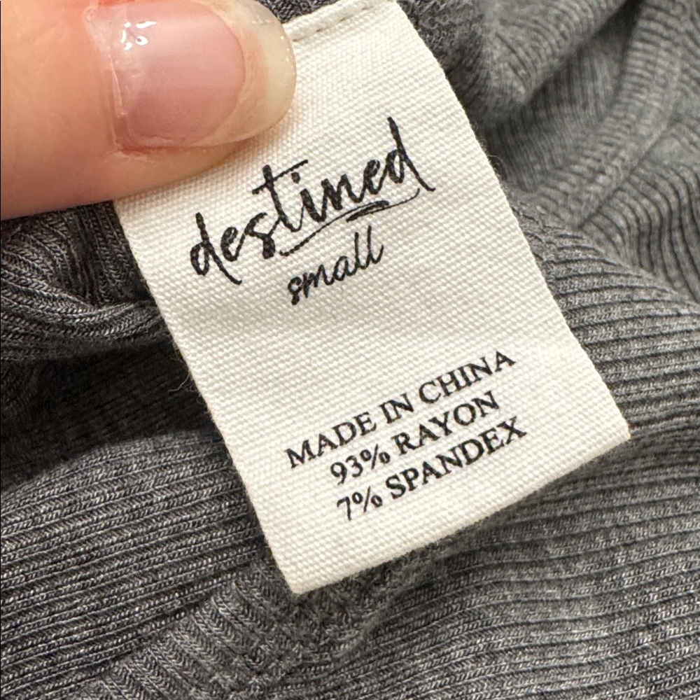 Gray Ribbed Women's Ruffle Hem Top - Picture 11 of 11